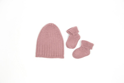 cadeau de naissance-vetement de bebe-layette-chaussons-bonnet-en-laine-merinos-rose-douce-maternite.jpg